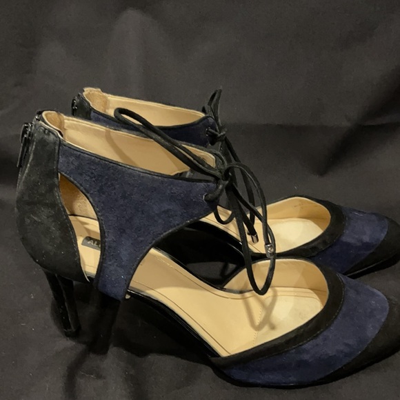 Alex Marie zipper back tie front heel Excellent Condition - Picture 2 of 5